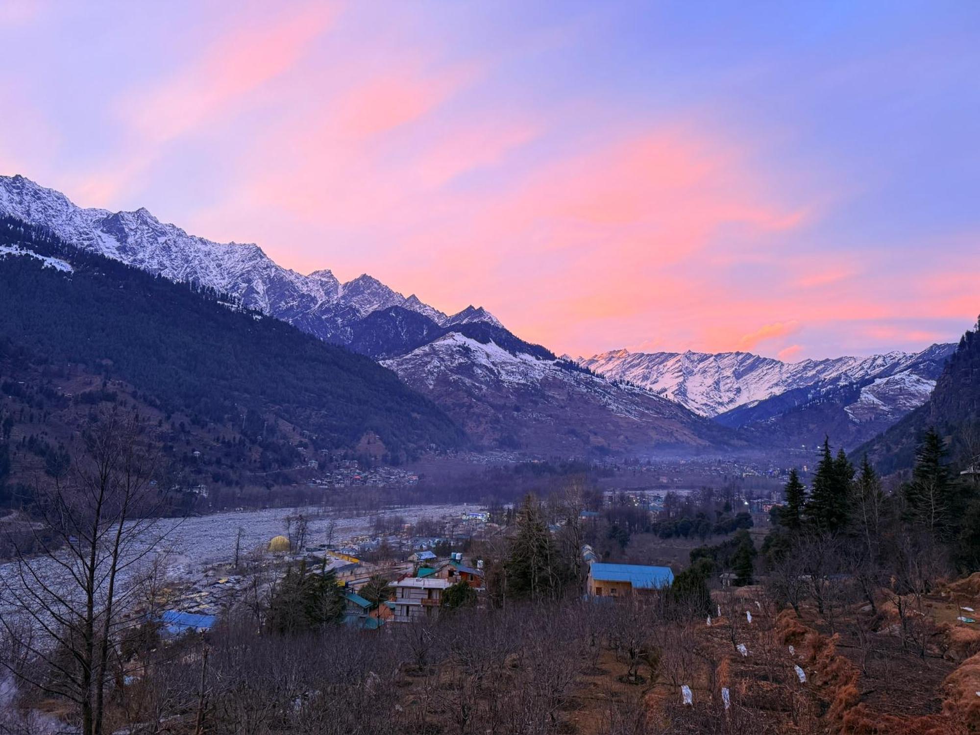 Bed and Breakfast God'S Land Manāli Exteriér fotografie